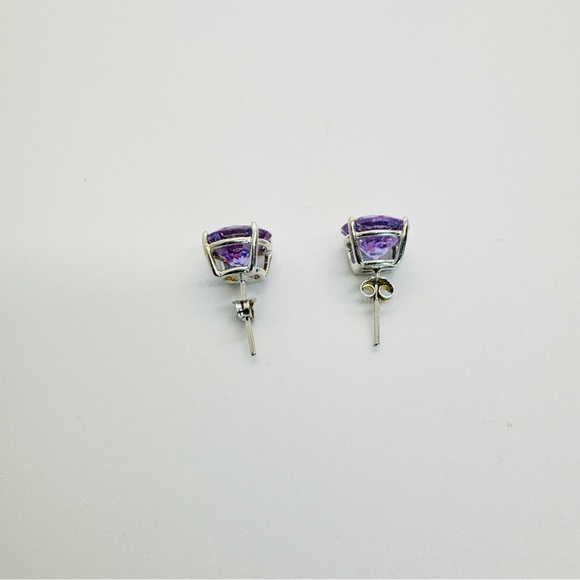 Brand New 10mm Lavender Round CZ Stud 925 Sterling Silver Earrings - Picture 4 of 5